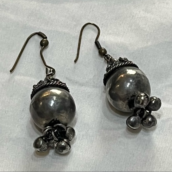 Oxidised silver drop earrings - Picture 3 of 3